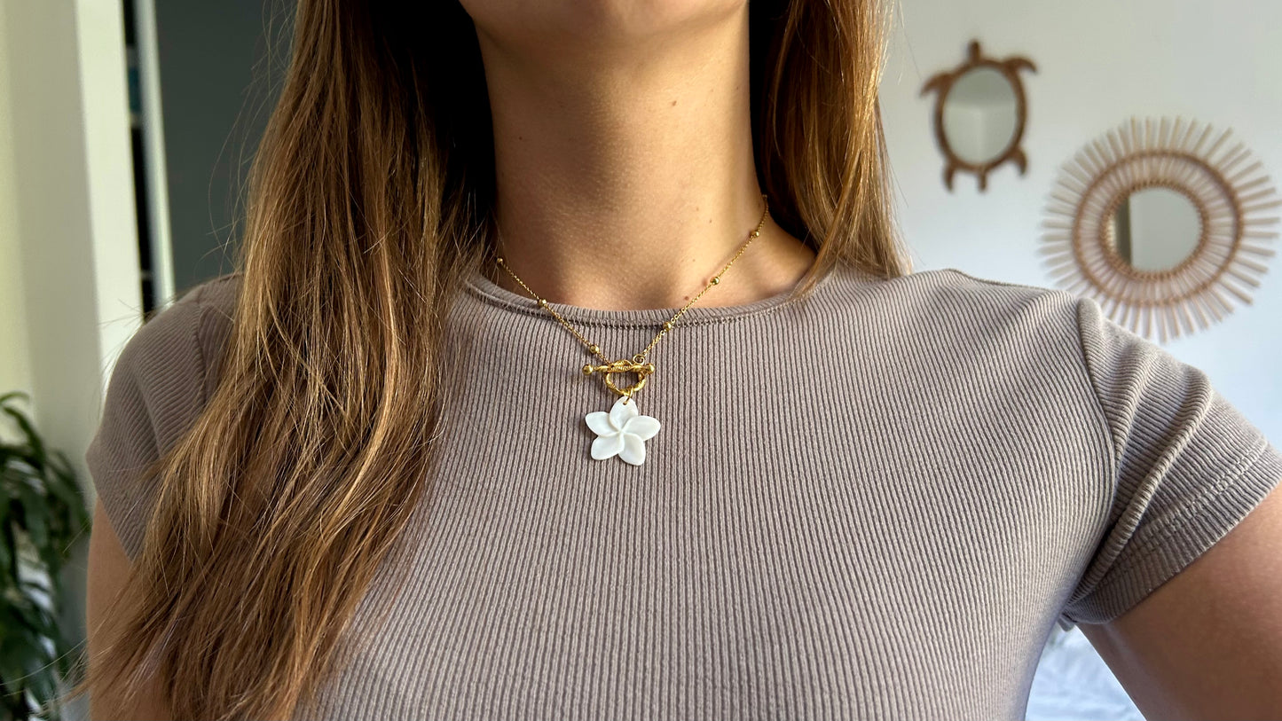 Collier Leilani